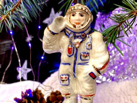 Коллекцию космических елочных игрушек выпустил музей истории космонавтики