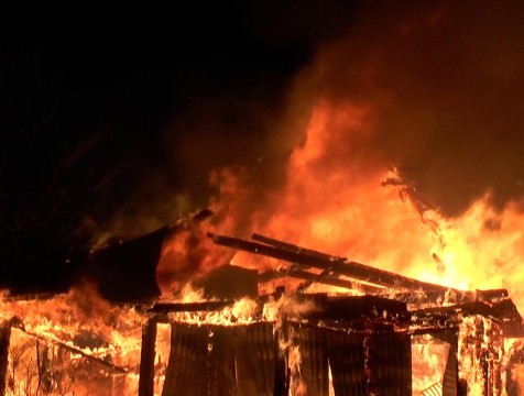 Жилой дом сгорел в деревне Кашурино под Малоярославцем