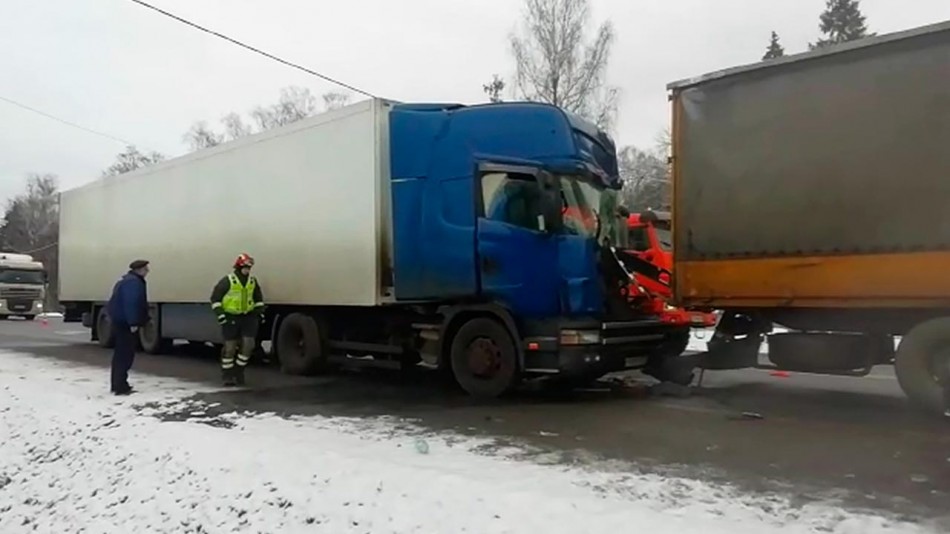 ДТП-две-фуры3-1204.jpg
