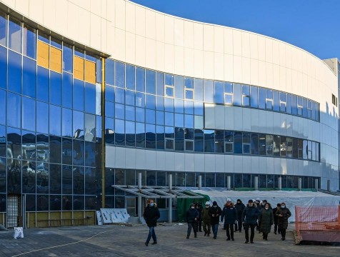 До конца декабря на арене Дворца спорта зальют первый слой льда