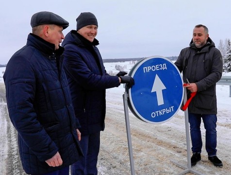 В Мещовском районе фермерское хозяйство укомплектовали отремонтированной дорогой