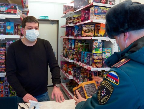 Проверка МЧС не обнаружила нарушений в магазинах пиротехники