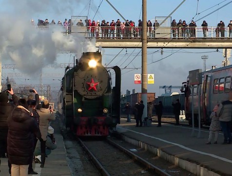 Ретропоезд прибыл в Новогоднюю столицу России - 2021