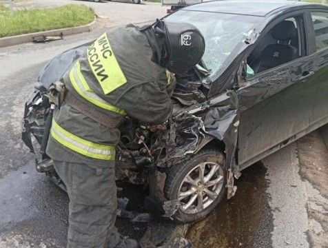 Полицейские ищут очевидцев трех ДТП в Калуге