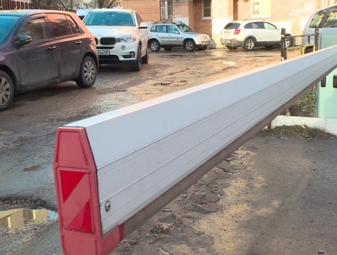 Шлагбаумы во дворах калужан могут оказаться вне закона