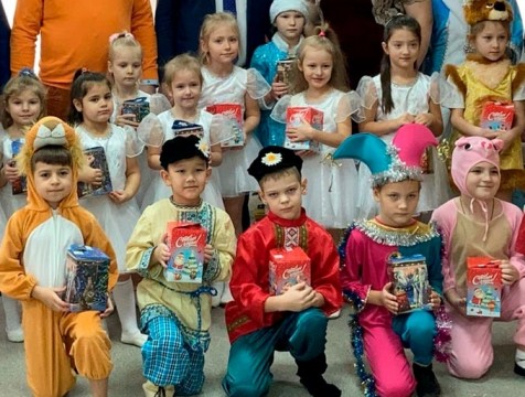 Депутаты Заксобрания поздравили дошколят с наступающим Новым годом