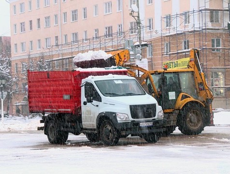 33 единицы задействовали в борьбе со снегом в Калуге