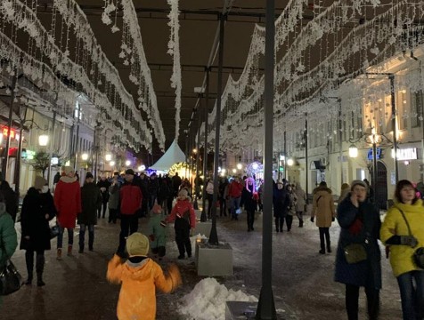 Звёздное небо погасло на Театральной улице