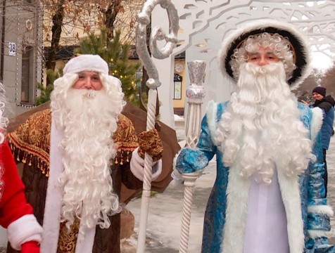 Деды Морозы из разных стран мира съехались в Калугу