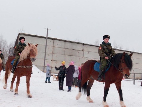 Посетителям госконюшни устроили большой спортивный праздник