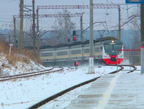 Школьникам и студентам продлили льготы на проезд в электричках