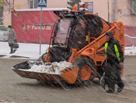 За сутки с улиц Калуги вывезли 3650 кубометров снега