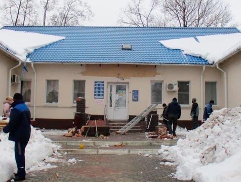 Виновных в обрушении козырька над стоматологией в Калуге накажут