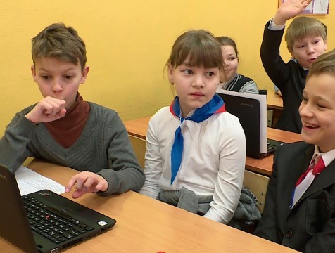 Еще 50 преподавателей без специального образования придут в школы