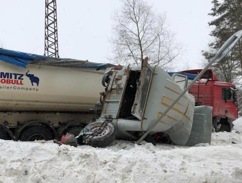Один человек погиб в ДТП с большегрузом в Перемышльском районе