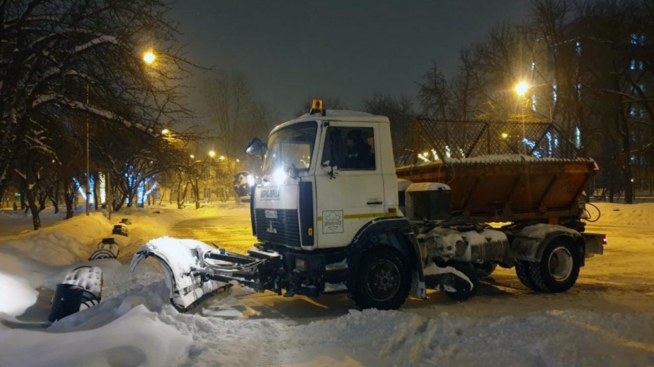 Уборка-города-снег0212.jpg