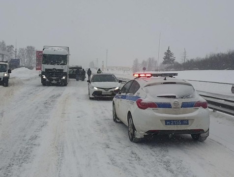 Сразу несколько массовых ДТП произошло в калужской области из-за непогоды