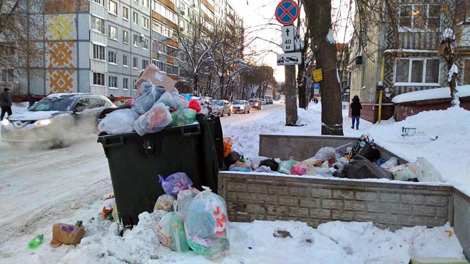 Мусорка-переполнена1-0215.jpg