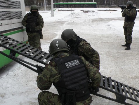 Силовики освободили «заложников» в Губернском парке