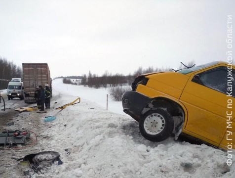Два человека погибли в ДТП с фурой в Мещовском районе