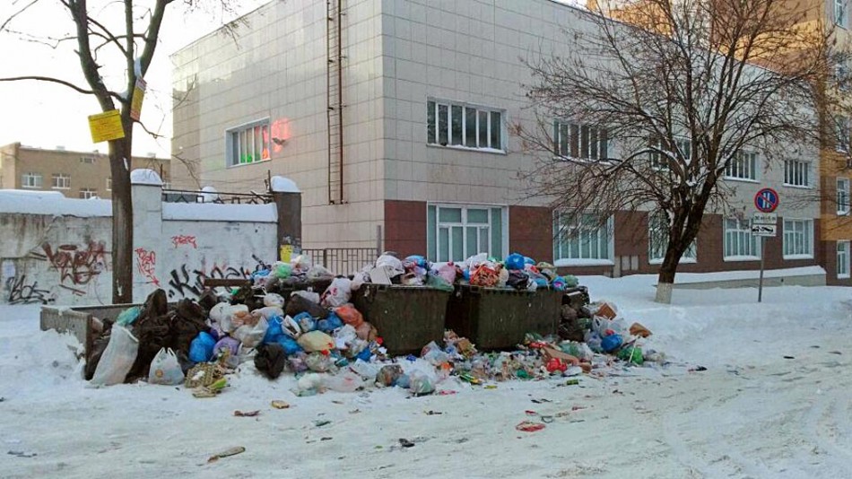 Мусорка-переполнена2-0215.jpg