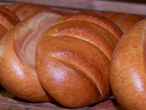 Сметана и хлеб немного подешевели в калужских магазинах
