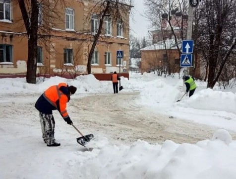 86 единиц техники и 120 рабочих чистят Калугу от снега