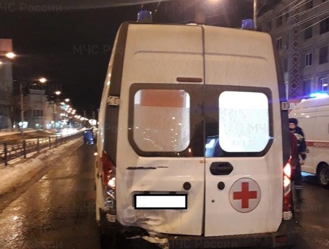 ДТП со скорой произошло в центре Калуги