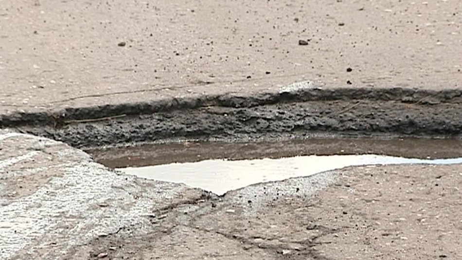 Ямы-на-дорогах1203.jpg