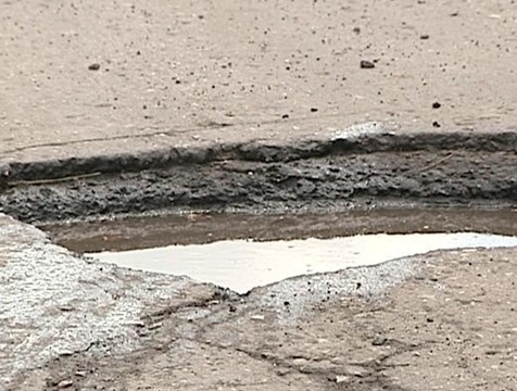 На десяти калужских улицах сделают ямочный ремонт дорог