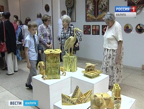 В Доме художника открылась выставка декоративно-прикладного искусства