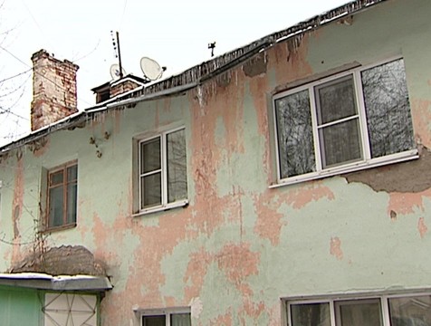 В Калуге будут искать средства на ремонт крыш аварийных домов