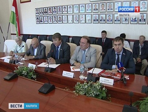 Коммунисты планируют набрать в регионах не менее 25% голосов