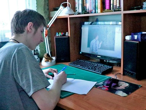 Ученики пяти классов в трех школах региона обучаются дистанционно