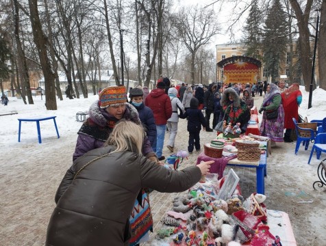 Выходные в Калуге проходят под знаком блинов, солнца, частушек