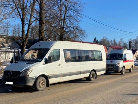 Маршрутка попала в ДТП, 5 пассажиров пострадали