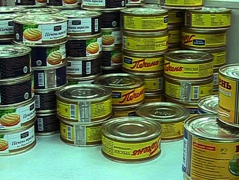 Мясные и рыбные консервы подешевели в калужских магазинах