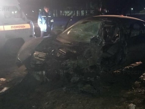 Водитель легковушки пострадал в ДТП с большегрузом в Дзержинском районе