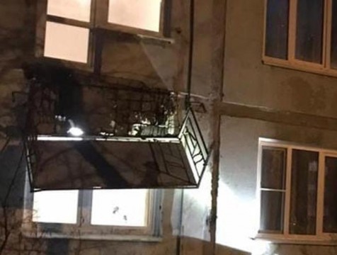 На директора УК завели уголовное дело за рухнувший балкон