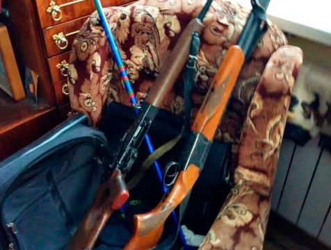 В ходе визита к должнику приставы нашли оружие