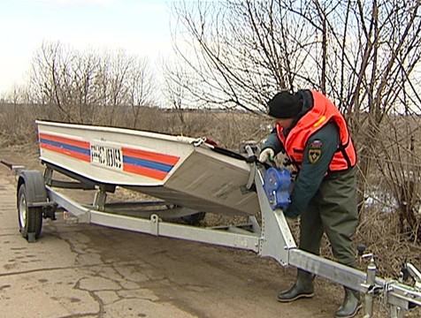 Спасатели продолжат дежурство на подтопленных участках до полного спада воды