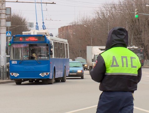 С начала года в Калуге в ДТП с грузовиками два человека погибли, 10 пострадали