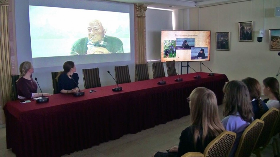 Школьники-и-док.-кино0409.jpg