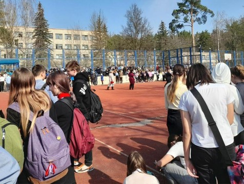 В Калуге эвакуируют школы и больницы