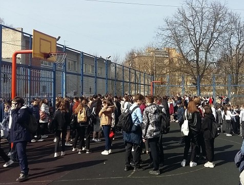 Часть калужских школ возобновили занятия после проверки на минирование