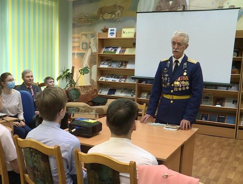Ветеран Байконура рассказал калужским школьникам о службе на космодроме