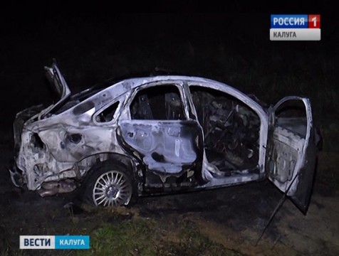 Легковой автомобиль сгорел на трассе Москва-Рославль