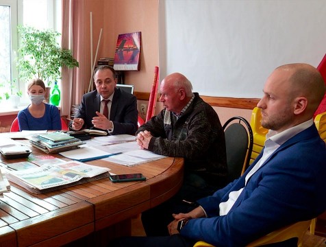 Многодетные семьи объединились для решения проблем с земельными участками