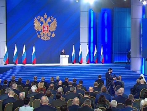 Путин призвал уделить внимание массовой вакцинации от коронавируса