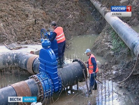 Во время отключения в микрорайоны города организуют подвоз воды